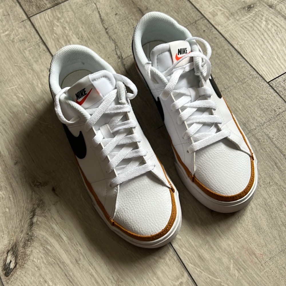 Nike Court Legacy Sneakers